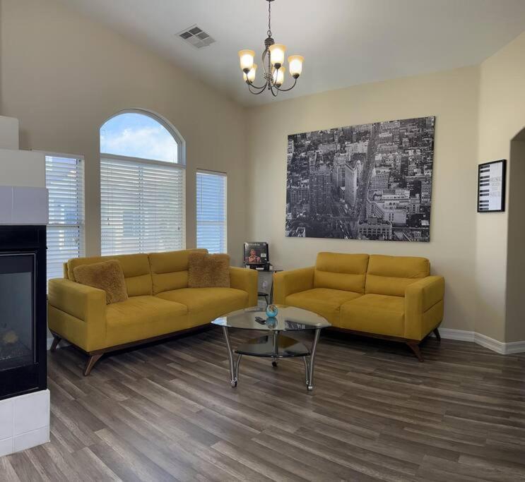 Gorgeous Home Away From Home Las Vegas Exterior photo