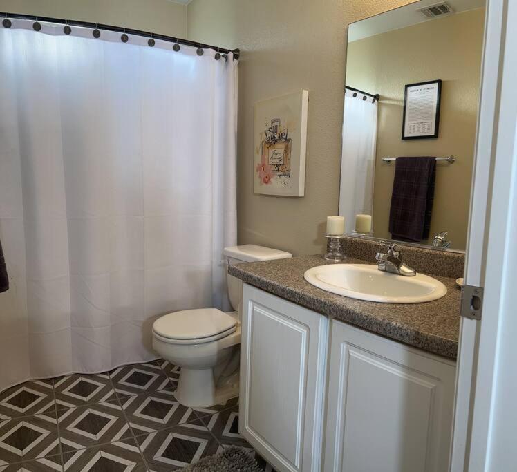 Gorgeous Home Away From Home Las Vegas Exterior photo