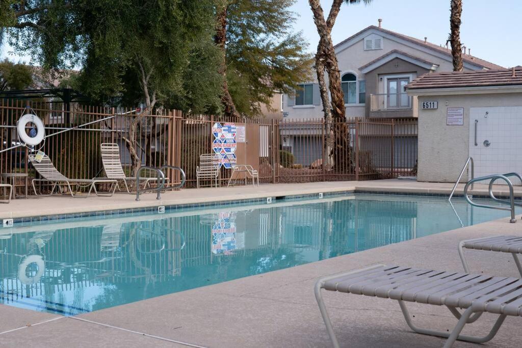 Gorgeous Home Away From Home Las Vegas Exterior photo