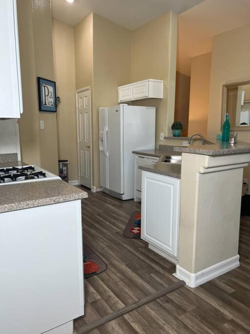 Gorgeous Home Away From Home Las Vegas Exterior photo